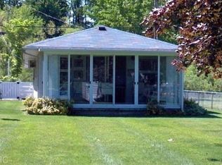 33338 Inn D Inn Dr, Dowagiac, MI 49047