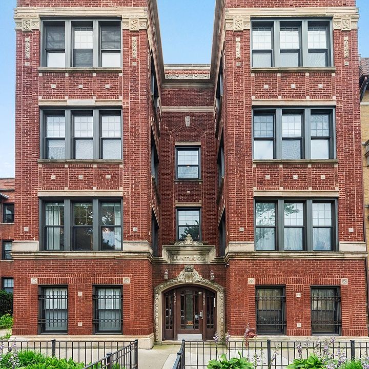 1st image of 1321 W Lunt Ave APT 1E