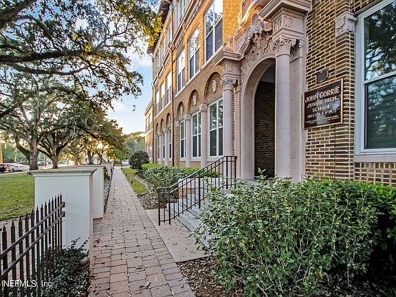 4th image of 2525 COLLEGE Street #2302