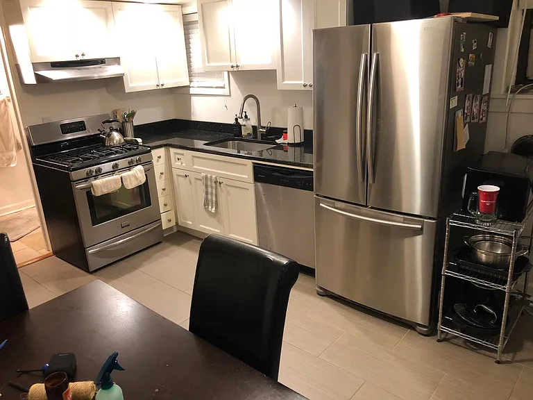 1208 W Oakdale Ave #G — Photo 1