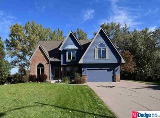 8941 N 56th Avenue Cir, Omaha, NE 68152