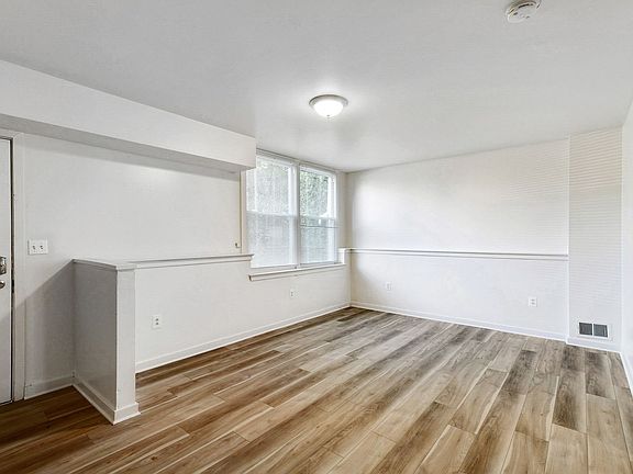 2nd image of 832-840 N 41st St #843