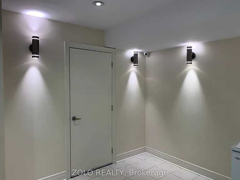 64 Cayton Cres — Photo 21