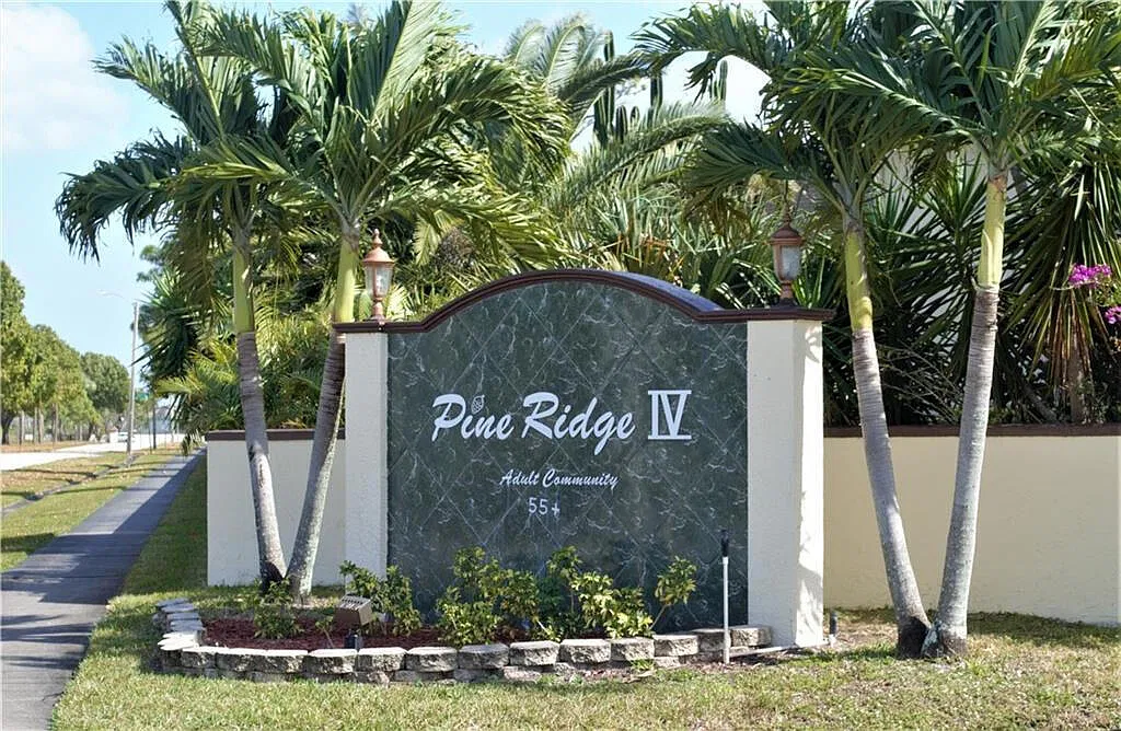 1 bed, 1.0 bath, 682 sqft, $1,300 — Photo 3