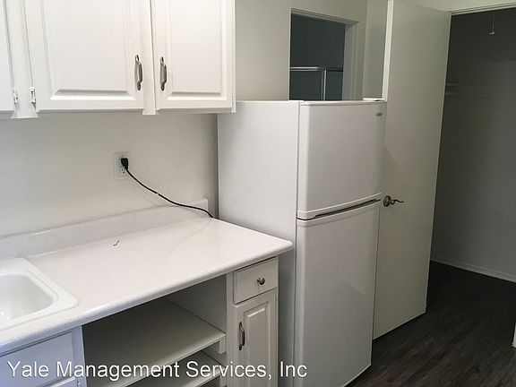4th image of 991 Ventura Ave APT 8