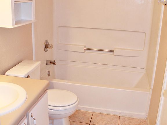 5th image of 10131 Amber Flora Dr