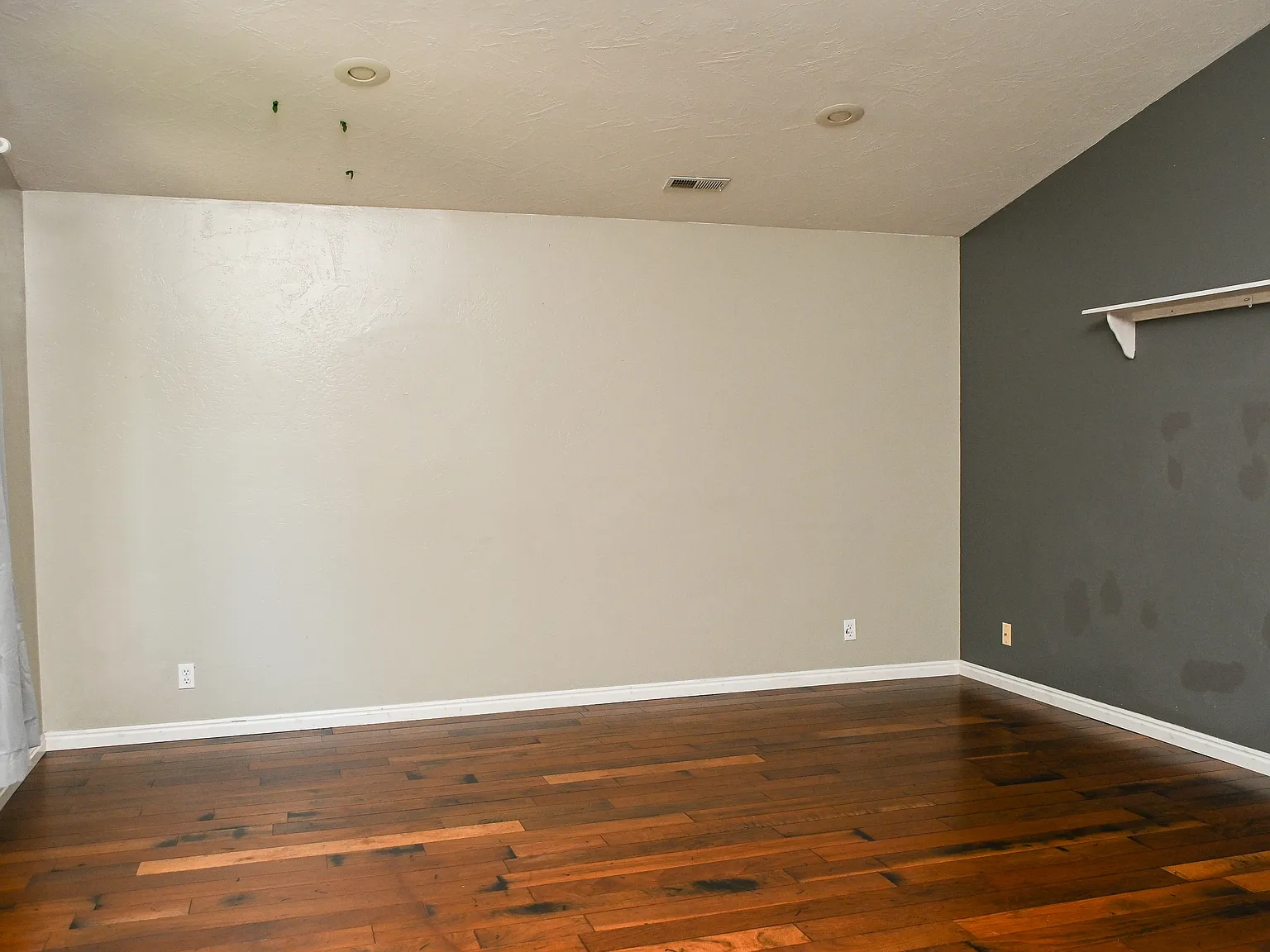 3 bed, 2.0 bath, 1157 sqft, $1,900 — Photo 4