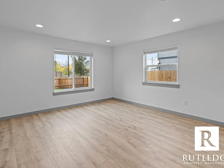 363 Lozier Ln — Photo 6