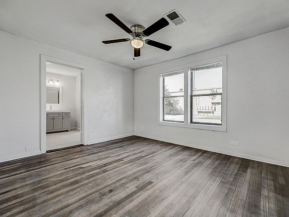 Main bedroom with ensuite bathroom