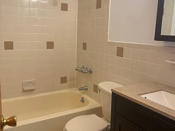 5th image of 233 E 234th St #3