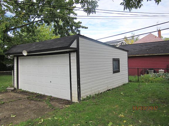 2nd image of 26401 Shoreview Ave