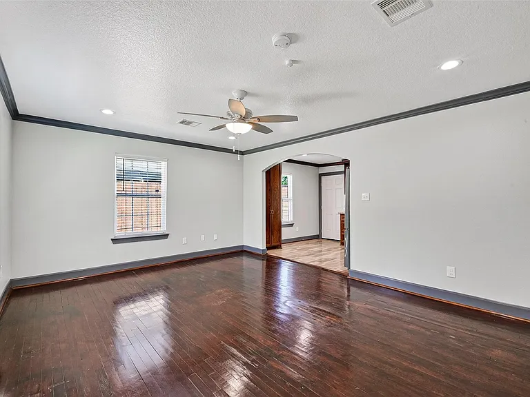 7623 McHenry St — Photo 9