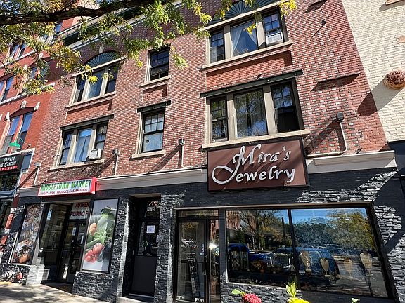 2nd image of 480 Main Street