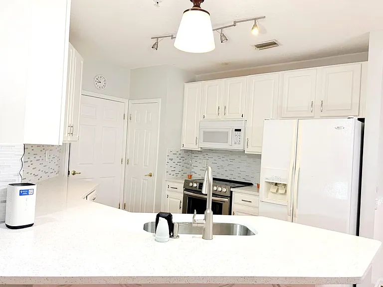 Oakleaf Plantation Pkwy — Photo 10