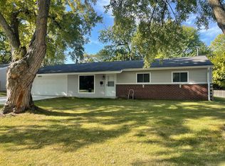 809 Saint Paul Ln, O'Fallon, MO