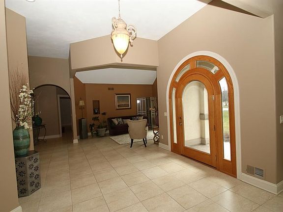 3rd image of 5471 Woodland Way