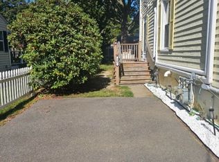 307 Prospect St, Stewartsville, NJ 08886