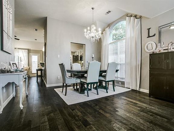5th image of 1718 Chatham Ln