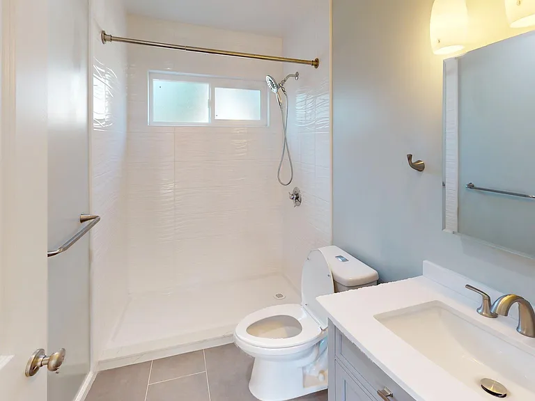 1047 Eugene Ave #2 — Photo 7