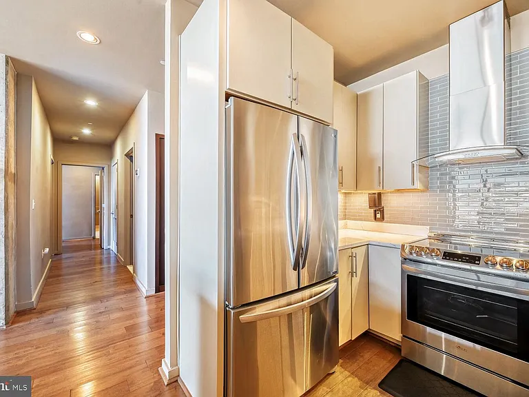1200 Steuart St #713 — Photo 11
