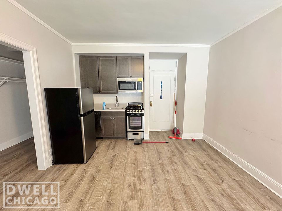 1st image of 2874 N Milwaukee Ave #130
