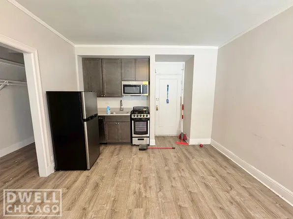 2874 N Milwaukee Ave #130, Chicago, IL 60618