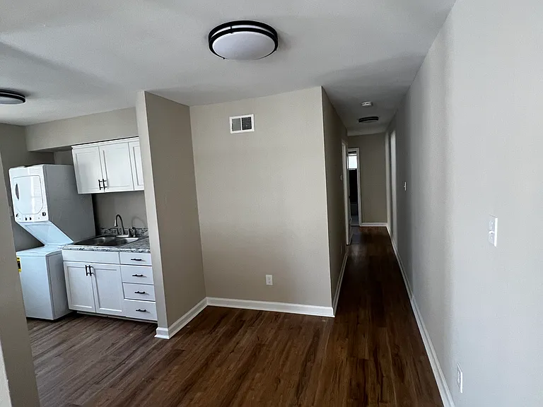 930 Forrest Ave #2 — Photo 8
