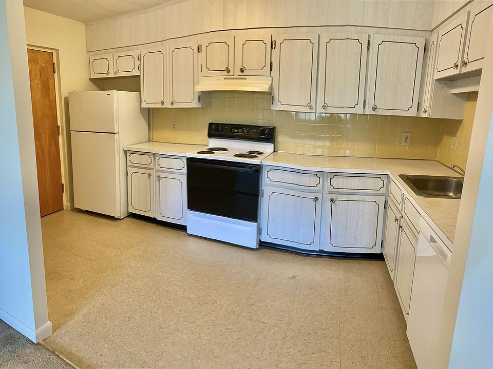 199 Lexington St Auburndale, MA Zillow Apartments for Rent in