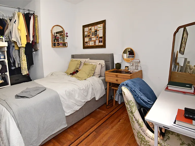 104 E 4th St #EW — Photo 8