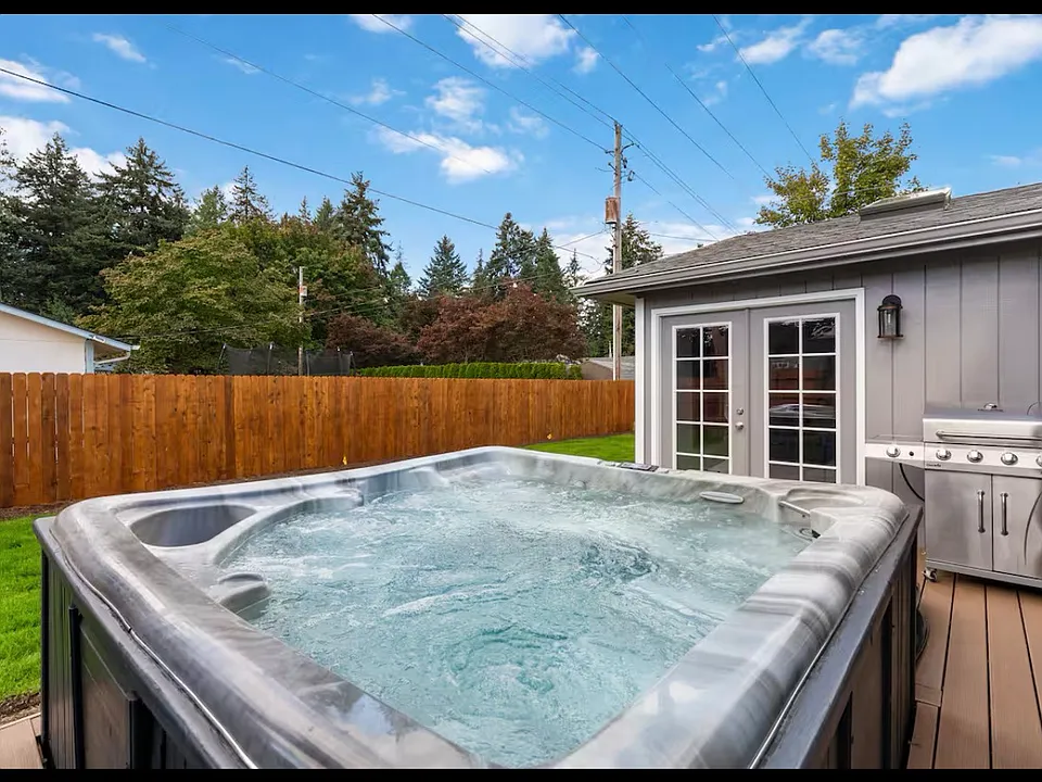 418 NE 118th Ave