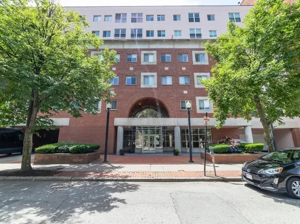 20 Webster St APT 410, Brookline, MA 02446