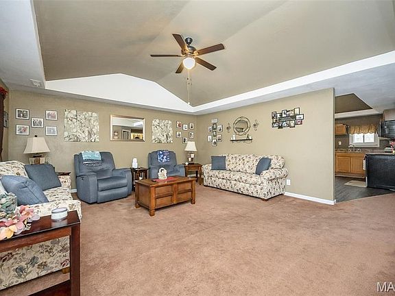 4th image of 304 Indiana Ave