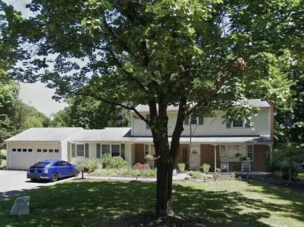 215 West Pond Rd Extension, North Branford, CT 06471