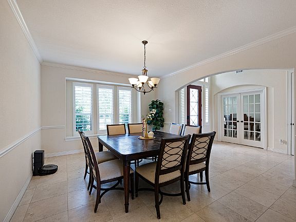 4th image of 4627 Miramar Dr