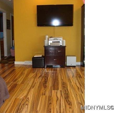 5th image of 20 Fairview Ave