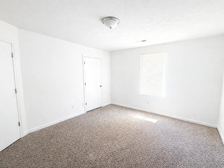 602 Kings Rd — Photo 5