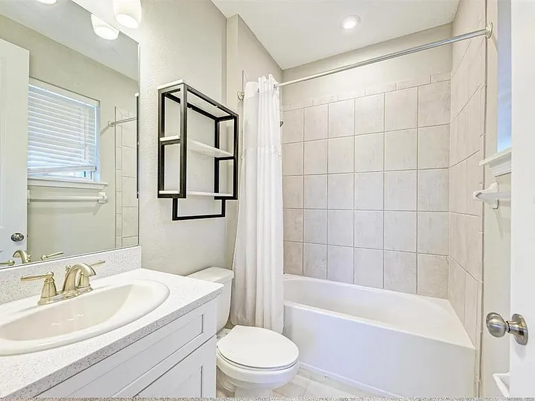 5564 Summit Gln — Photo 25