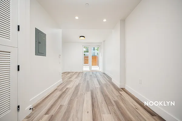 Rented by Nooklyn NYC LLC | media 27