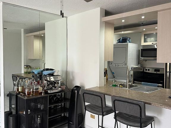 2nd image of K4 Calle Jacinto Galib Ave #401