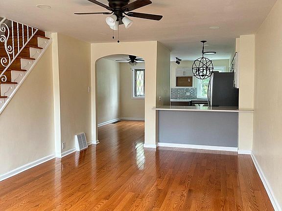 3rd image of 7659 Woodcrest Ave