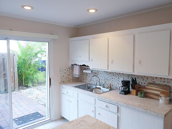 3rd image of 920 Tropic Dr #A