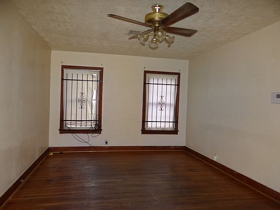 2nd image of 1305 Pipkin St