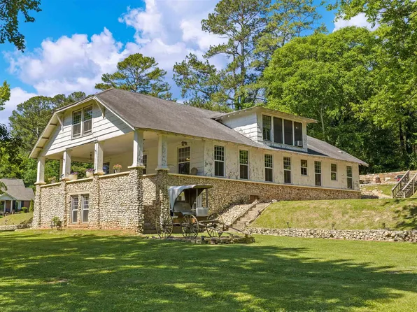 53 School St, Valley Head, AL 35989