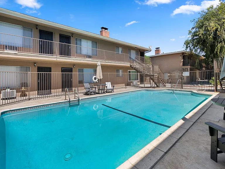 School Circle Apartments - Riverside, CA — Photo 39