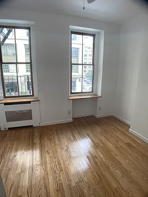 Rented by Dynamik Realty | media 11