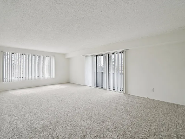 Claymoor Luxury Apartments — Photo 19