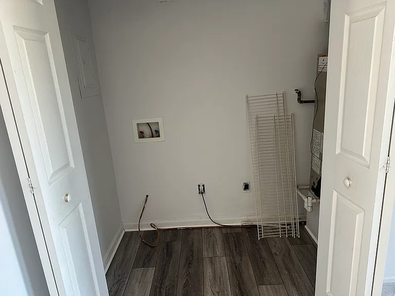Hager Dr — Photo 2