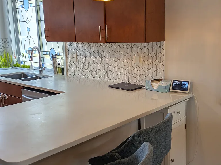 806 Hamilton St NE — Photo 17