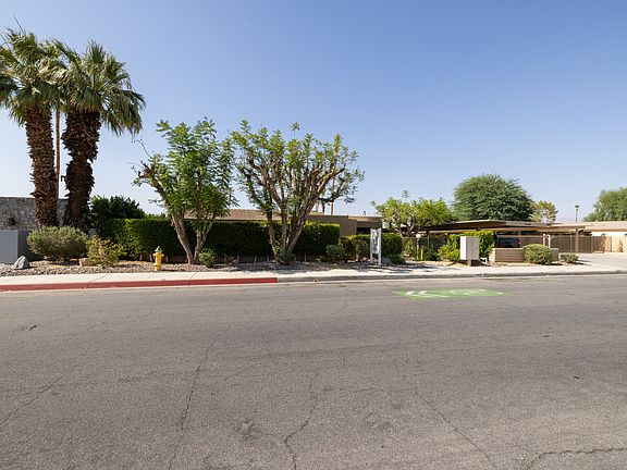 5th image of 73880 Shadow Mountain Dr APT 201