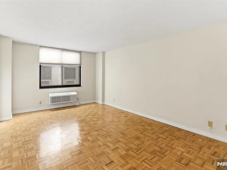 316 Prospect Ave — Photo 13